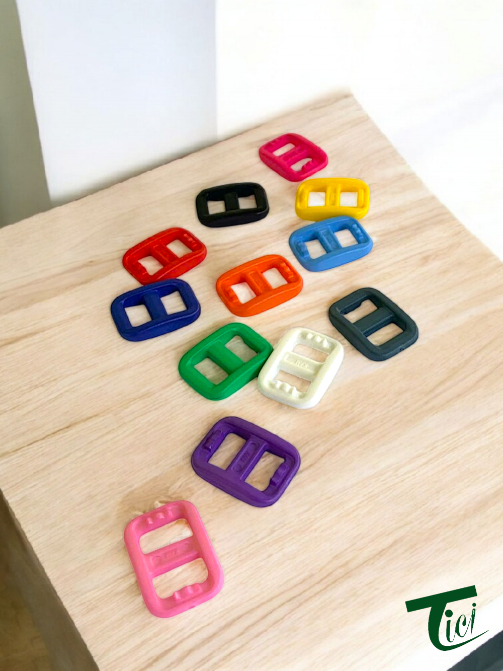 Plastic Slides Buckles 001