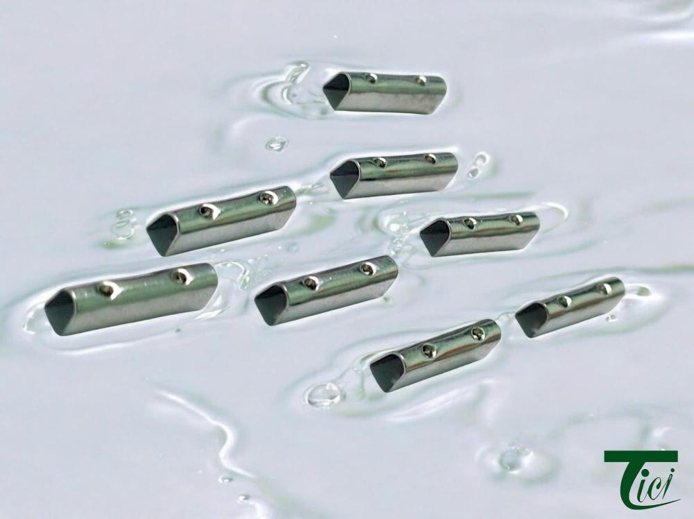 Metal Tips 008